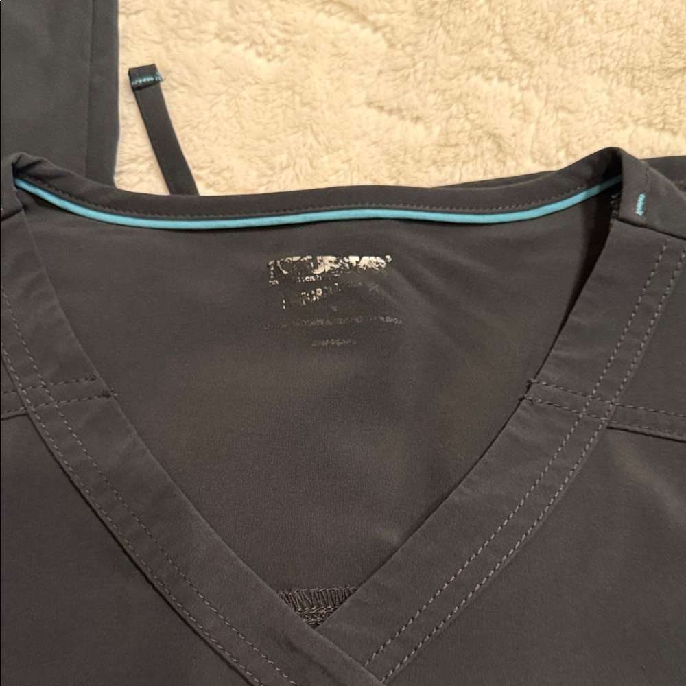 Women’s Scrub Set Pewter With Turquoise Trim - Picture 6 of 8